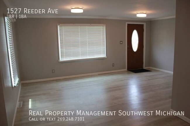 1527 Reeder Ave in Benton Harbor, MI - Building Photo - Building Photo
