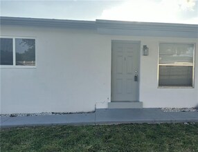 6109 SW 30th St in Miramar, FL - Building Photo - Building Photo