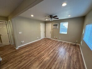 321 Kelly Ct in Sacramento, CA - Building Photo - Building Photo