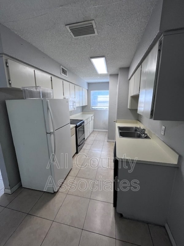 8935 Cochise Ln in Port Richey, FL - Building Photo - Building Photo