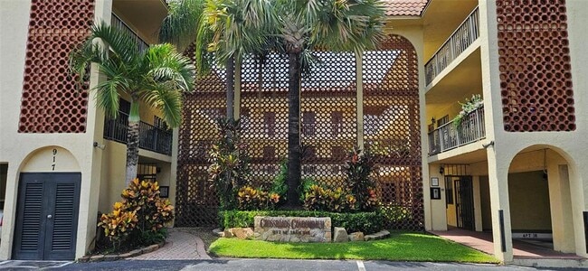 917 NE 16th Ave, Unit 6 in Fort Lauderdale, FL - Building Photo - Building Photo