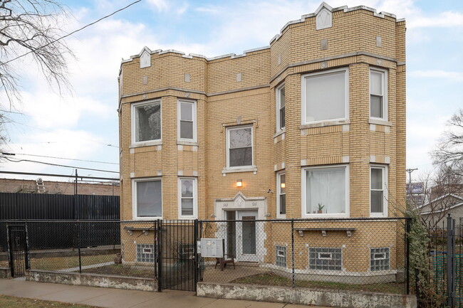 1263 N Springfield Ave in Chicago, IL - Building Photo - Building Photo