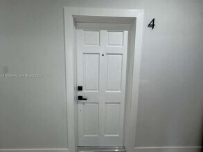 2425 SW 6th St in Miami, FL - Building Photo - Building Photo