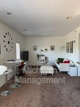 2725 E Maple Rd in Birmingham, MI - Building Photo - Building Photo