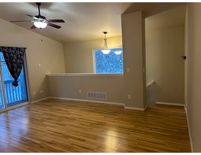 12729 Spring Brook Dr in Anchorage, AK - Building Photo - Building Photo