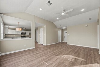 7134 Prairie Village Dr in Cypress, TX - Building Photo - Building Photo