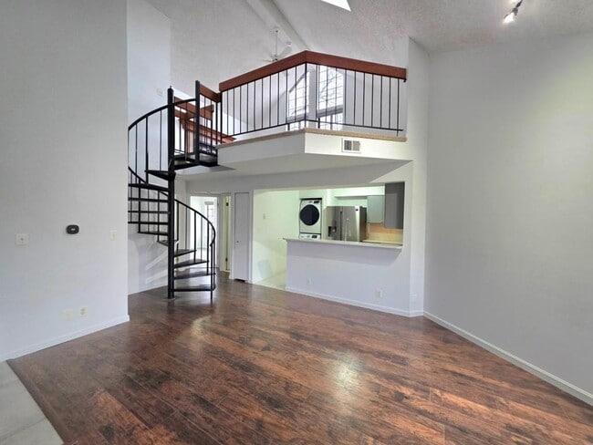 6017 Curtier Dr in Alexandria, VA - Building Photo - Building Photo