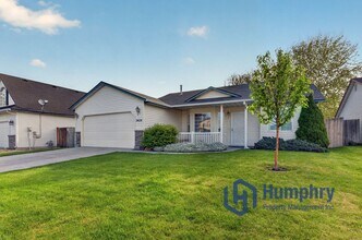 2424 S Bluegrass Dr in Nampa, ID - Building Photo - Building Photo
