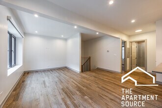 1333 W Estes Ave in Chicago, IL - Building Photo - Building Photo