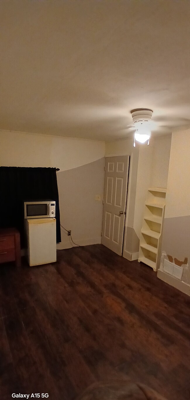 545 SW 130th Ter, Unit Studio/ Efficiency