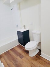 21 Wayland St in Hartford, CT - Foto de edificio - Building Photo