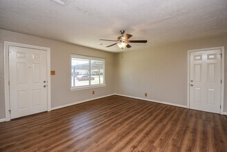 7418 Jalna St in Houston, TX - Building Photo - Building Photo