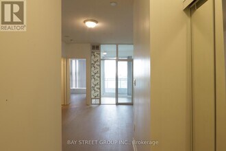 18 Holmes Ave in Toronto, ON - Building Photo - Building Photo