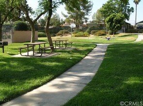 860 S Lamarr St in Rialto, CA - Building Photo - Building Photo