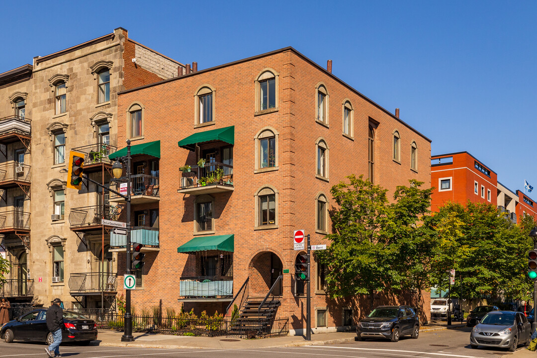 1051 Berri Rue in Montréal, QC - Building Photo