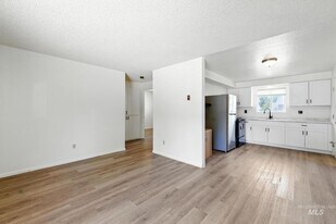 115 Hudson Ave in Nampa, ID - Building Photo