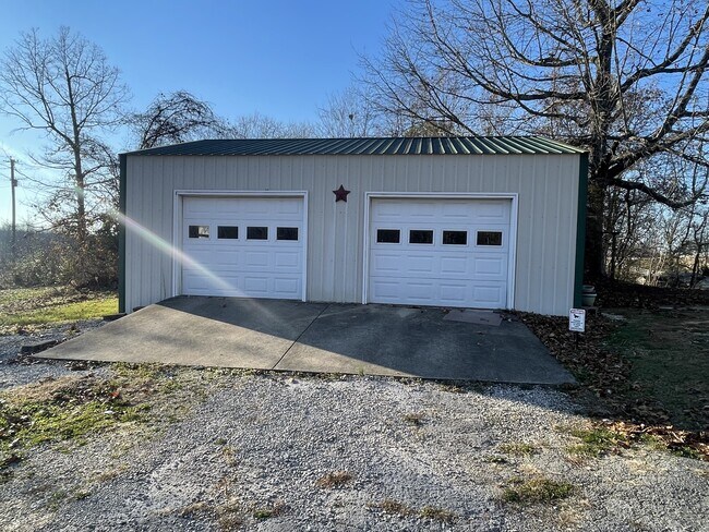 1013 Murrieltown Rd in Sonora, KY - Building Photo - Building Photo