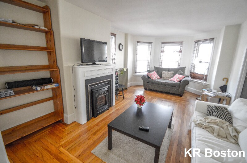 216 Norfolk St in Cambridge, MA - Building Photo