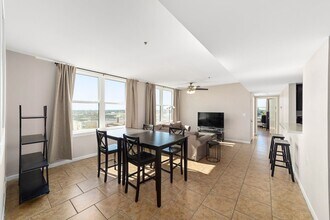 408 W University Ave in Gainesville, FL - Building Photo - Building Photo