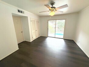 6483 Bayou Glen Rd in Houston, TX - Building Photo - Building Photo