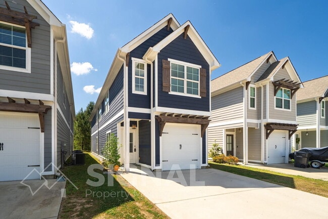 215 Creek Run Way in Calera, AL - Building Photo - Building Photo