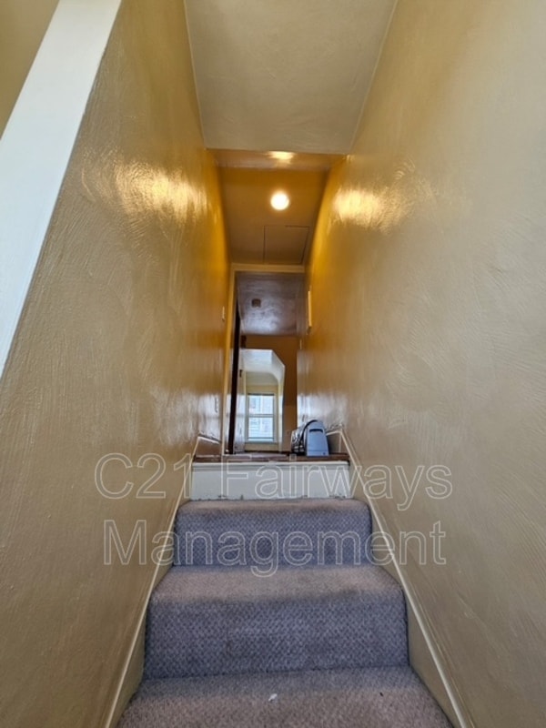 546 Greenfield Ave in Pittsburgh, PA - Building Photo - Building Photo