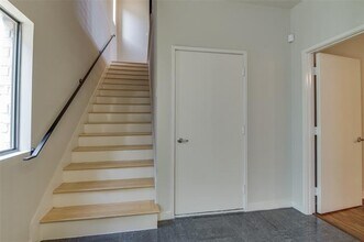 4235 Holland Ave in Dallas, TX - Building Photo - Building Photo