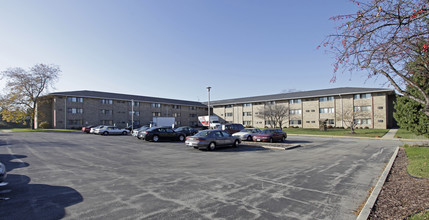 Hampton Regency Apartments in Butler, WI - Building Photo - Building Photo