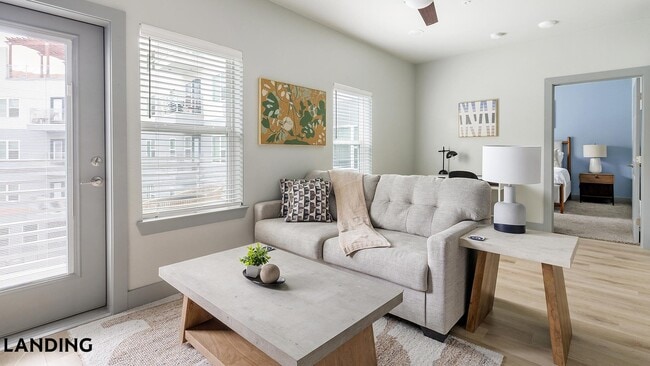 2422 S Carrier Pkwy, Unit 305