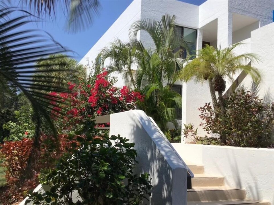 842 Bayport Wy in Longboat Key, FL - Building Photo