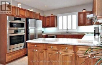 705 Gagnon Pl in Newmarket, ON - Building Photo - Building Photo