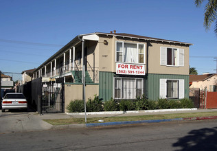 1885-1887 Locust Ave in Long Beach, CA - Building Photo - Building Photo