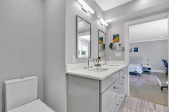 60 Cameron St, Unit 2 in Brookline, MA - Foto de edificio - Building Photo