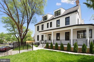 3901 New Hampshire Ave NW in Washington, DC - Building Photo - Building Photo