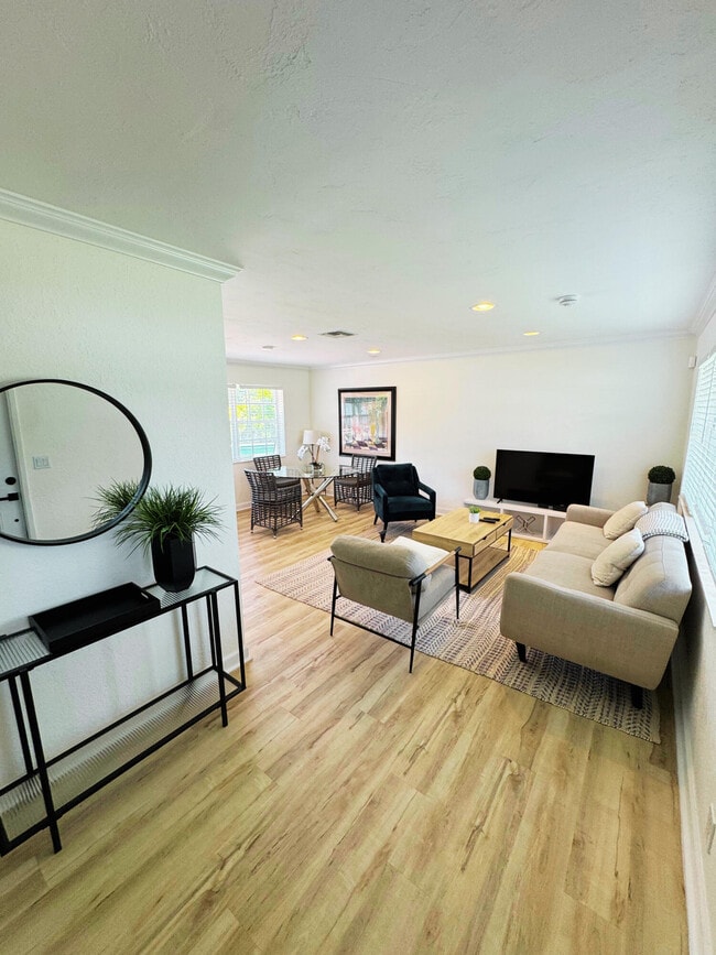 300 NE 7th St in Boca Raton, FL - Building Photo - Building Photo