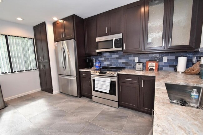 1508 Pelican Cove Rd, Unit GR233 in Sarasota, FL - Building Photo - Building Photo