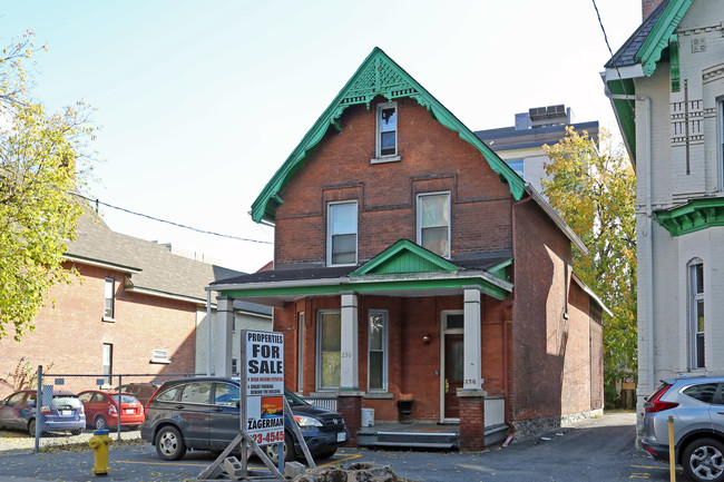 252 Lisgar St in Ottawa, ON - Building Photo - Other