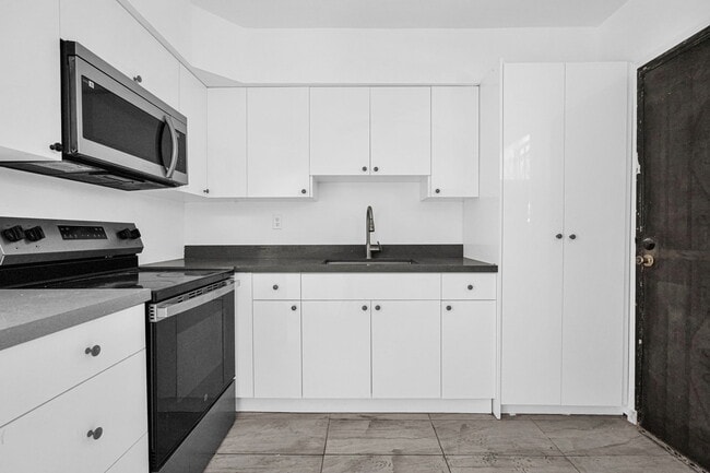 14600 NE 14th Ave, Unit 2 in Miami, FL - Building Photo - Building Photo