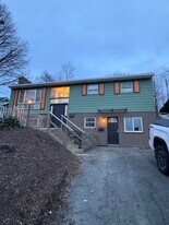 306 Hooper Rd, Unit #1 in Endicott, NY - Building Photo