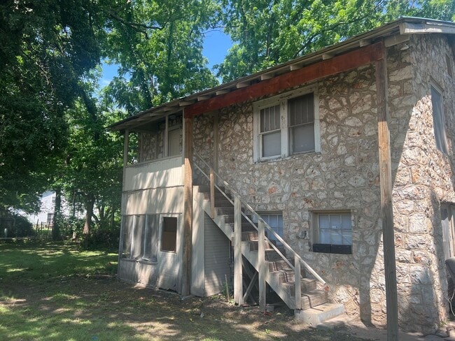 property at 222 W Shawnee St