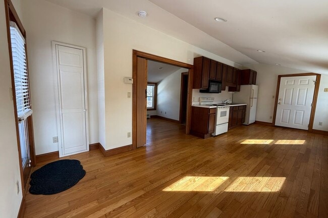 109 Lake Ave in Saratoga Springs, NY - Foto de edificio - Building Photo