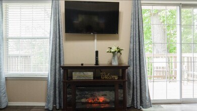 420 Fall Creek Dr in Branson, MO - Building Photo - Building Photo