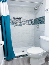 2370 Leon Ave in Sarasota, FL - Building Photo - Building Photo