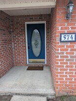 574 Rough Leaf Ln in Mary Esther, FL - Building Photo