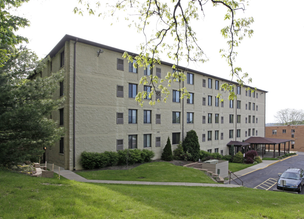 Shaler Oaks in Pittsburgh, PA - Foto de edificio