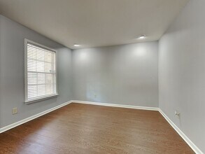 426 Presidents Ct in Charlotte, NC - Building Photo - Building Photo