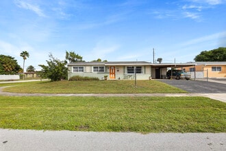 9412 Bellewood St in Palm Beach Gardens, FL - Building Photo - Building Photo
