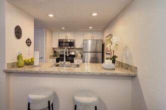 Rocklin Manor Apartments in Rocklin, CA - Building Photo - Building Photo