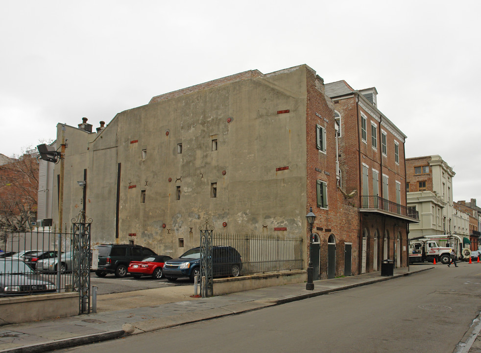 536 Toulouse St in New Orleans, LA - Foto de edificio