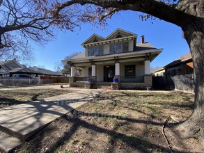 2820 Travis Ave in Fort Worth, TX - Building Photo - Building Photo